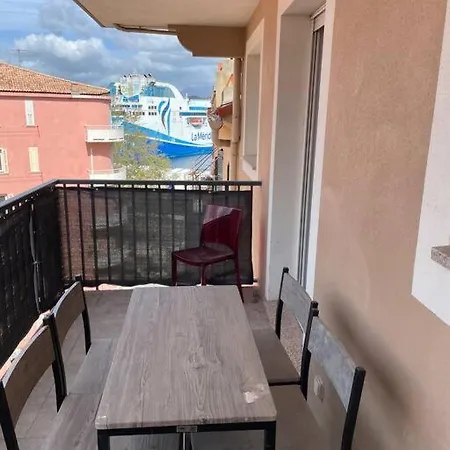 Du Port Apartment